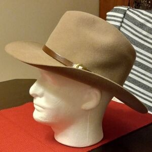 Vintage 1960's Dobbs Fifth Avenue 100% Wool Fedora, Tan with Leather Belt. Sz 7